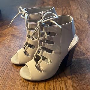 BAMBOO 4 inch heels. Size 5 1/2